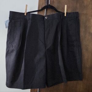 NWT: Men's Sz 42 Pleated Black Shorts